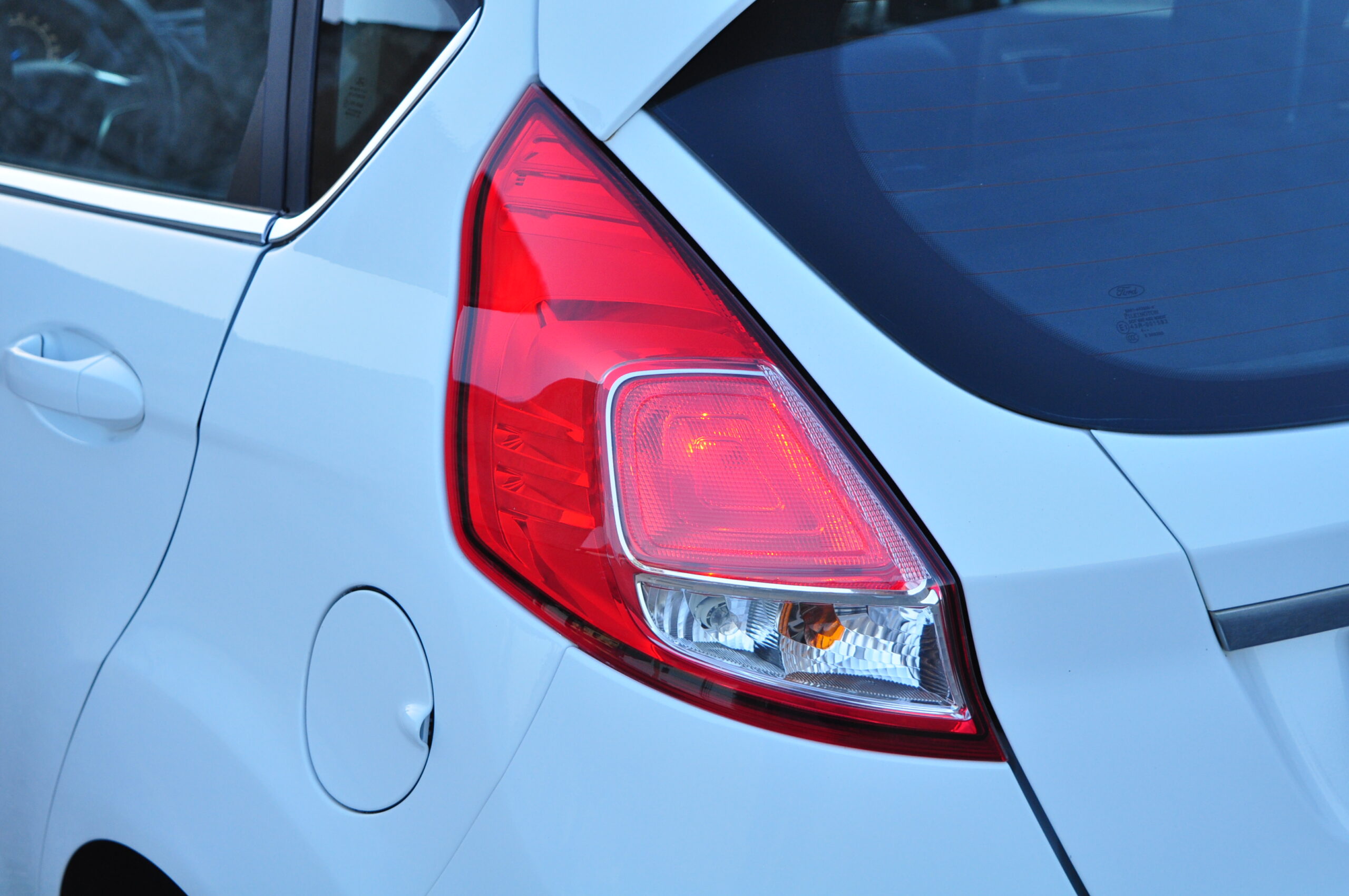 
								FORD Fiesta 1.0 2015 Usado Faro Algarve cheio									