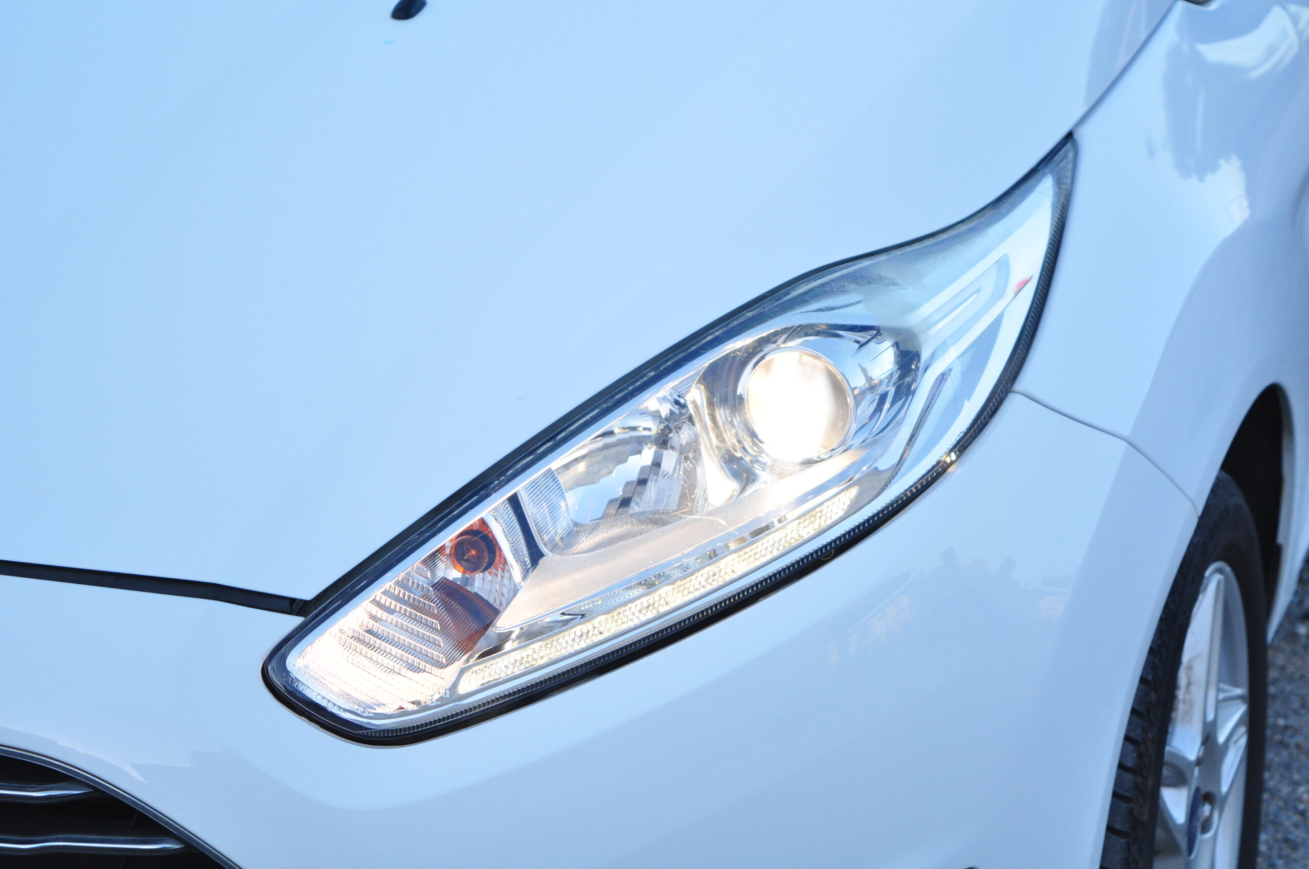 
								FORD Fiesta 1.0 2015 Usado Faro Algarve cheio									