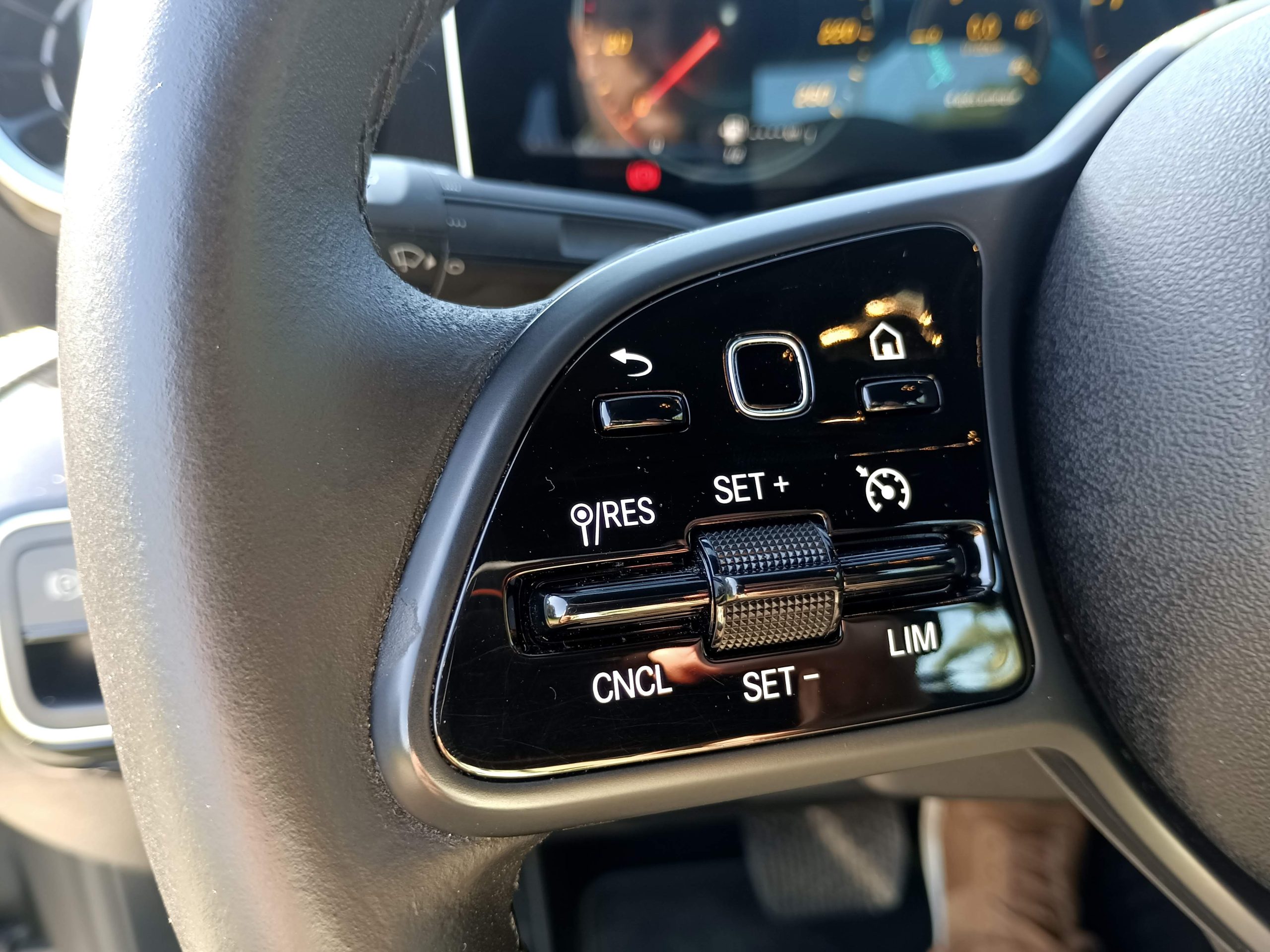 
								Mercedes-Benz A 180d Business Solution – Gasóleo – Caixa automática – Faro – Algarve cheio									